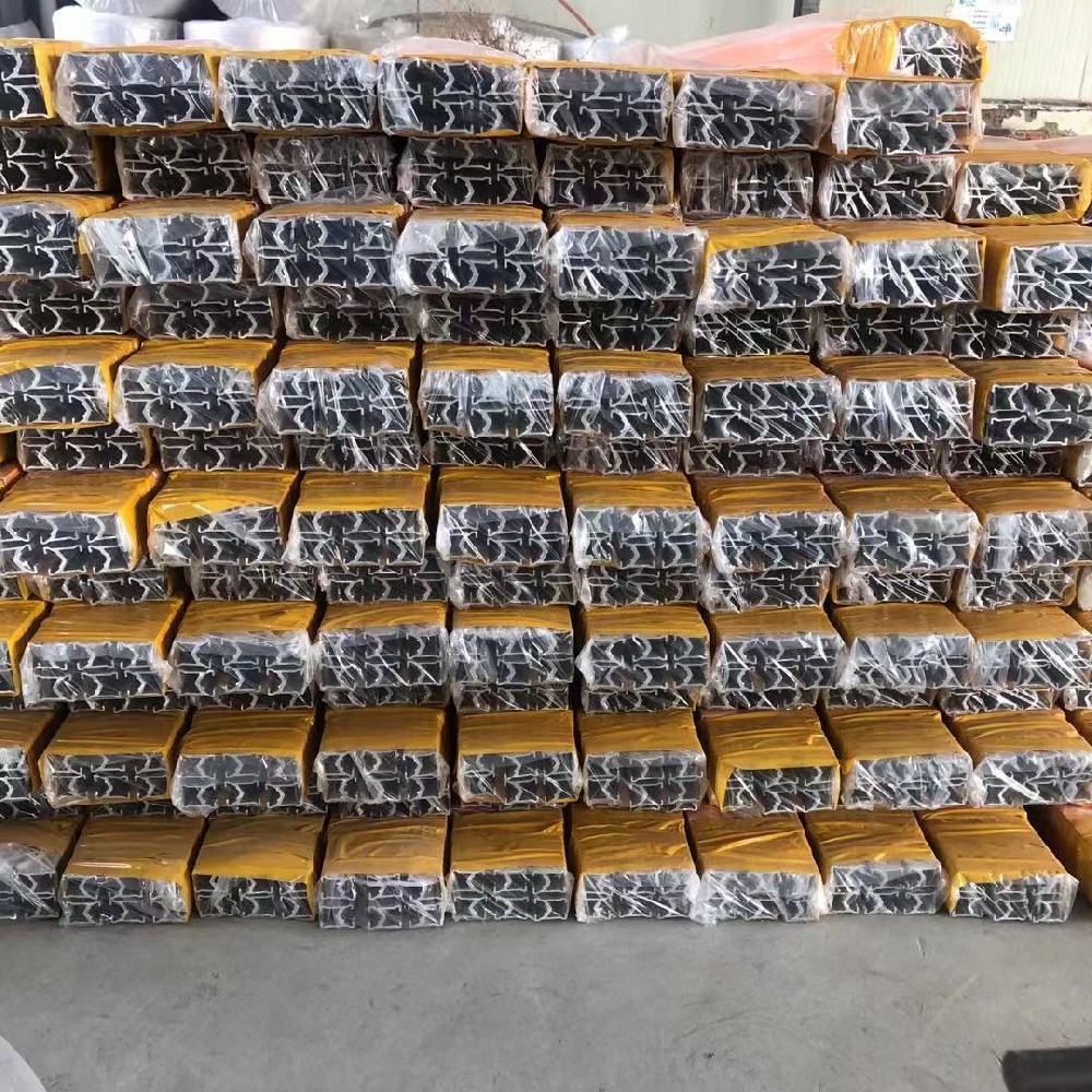 動力母線即管母線